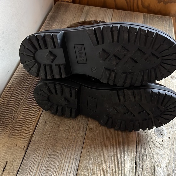 Women’s dunes black patent leather coltrane combat boots. Size 8. EUC. - Picture 7 of 7